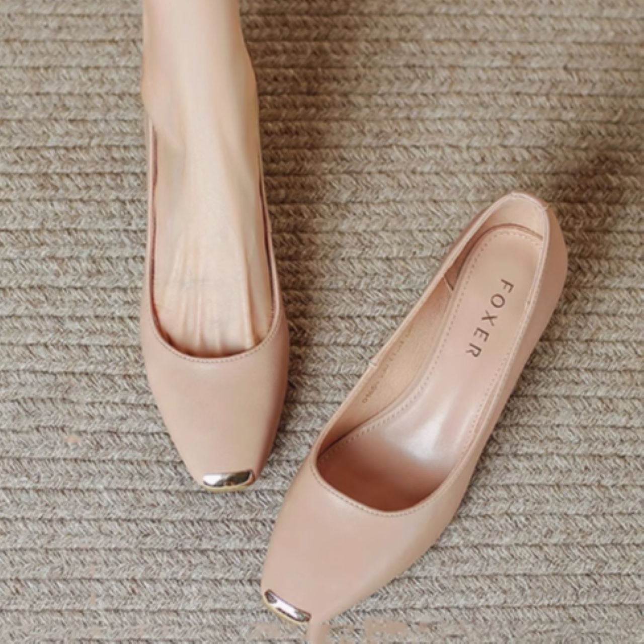 骨格ウェーブ ポインテッドトゥ ローヒールパンプス